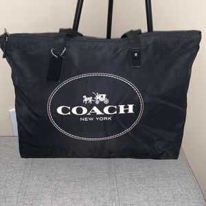 ✨Coach Weekender Bag✨
